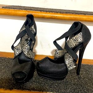 Colin Stuart 6 inch heels, never worn. Size 5.